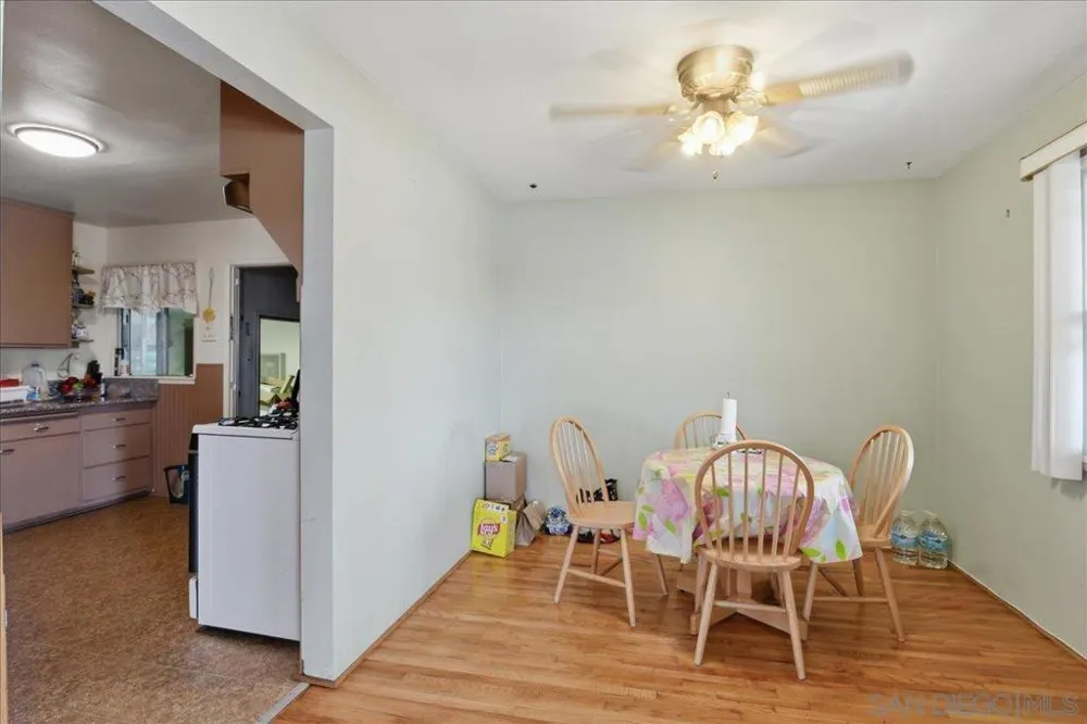 986 9th St Imperial Beach, CA 91932