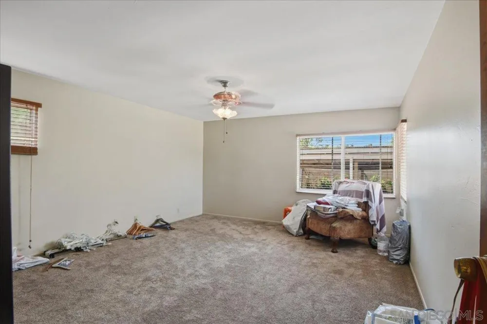 986 9th St Imperial Beach, CA 91932