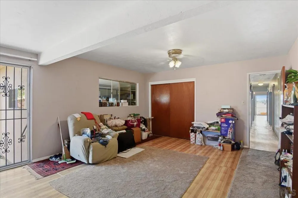 986 9th St Imperial Beach, CA 91932