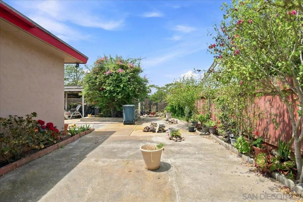 986 9th St Imperial Beach, CA 91932