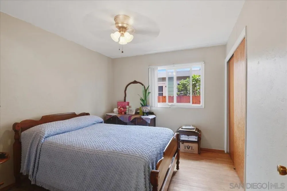 986 9th St Imperial Beach, CA 91932