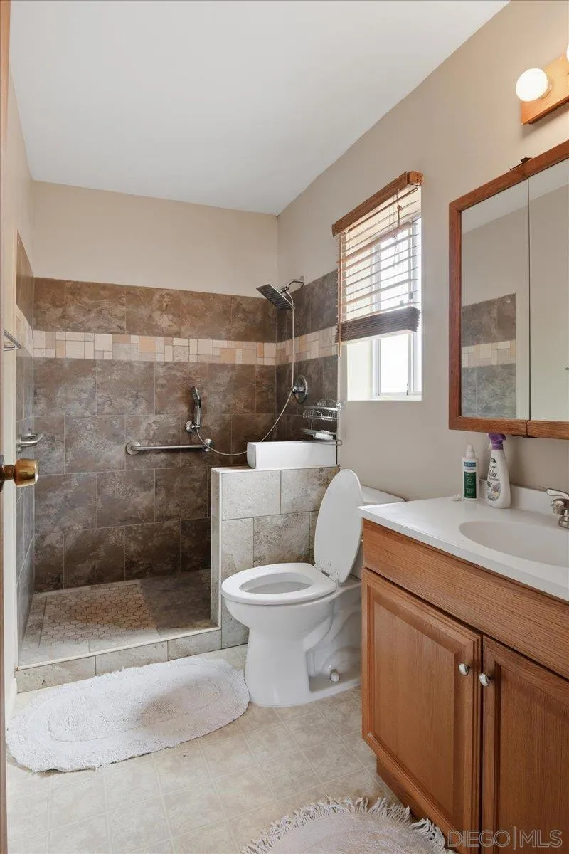 986 9th St Imperial Beach, CA 91932