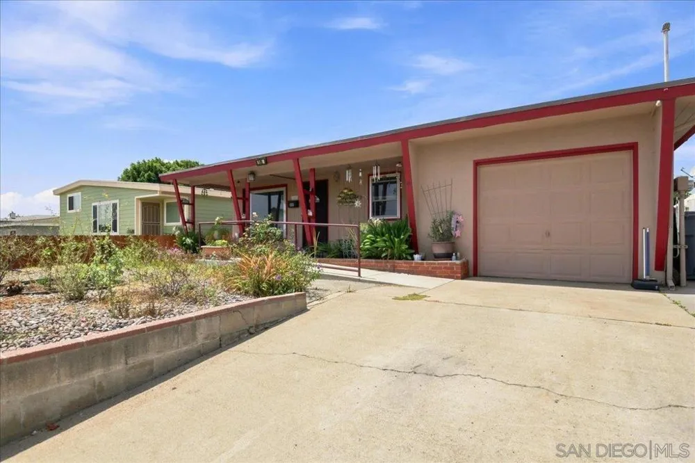986 9th St Imperial Beach, CA 91932