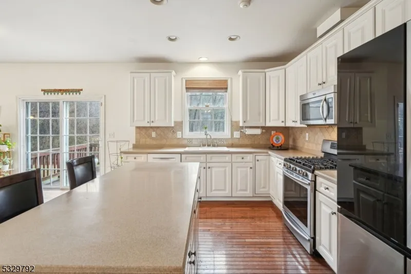 15 Shadow Hill Way Washington, NJ 07840