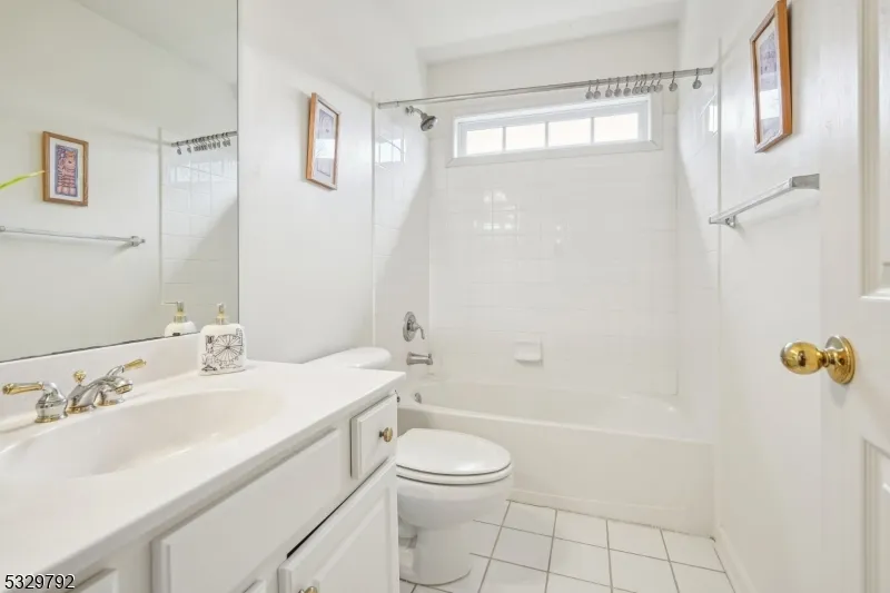 15 Shadow Hill Way Washington, NJ 07840