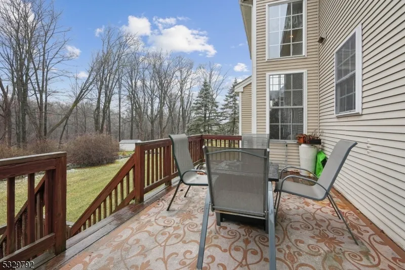 15 Shadow Hill Way Washington, NJ 07840
