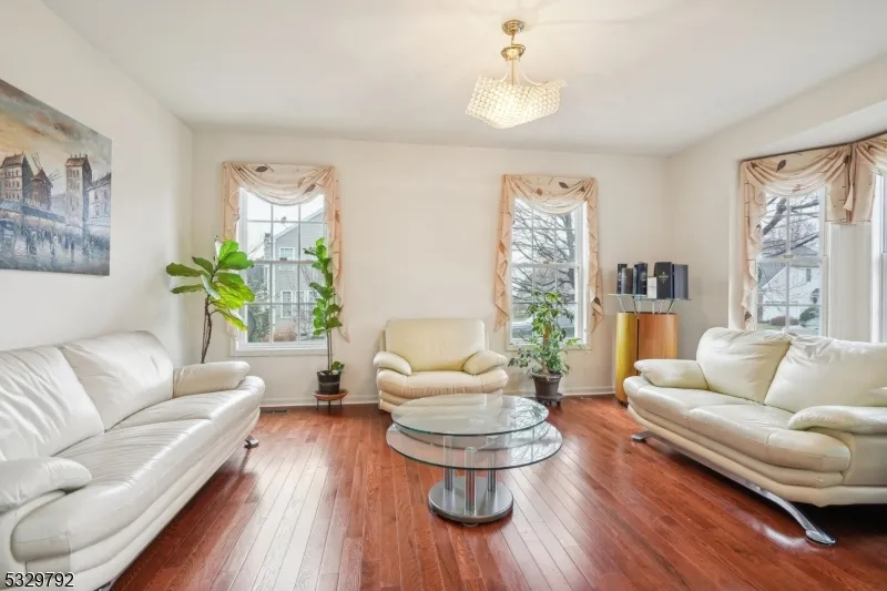 15 Shadow Hill Way Washington, NJ 07840