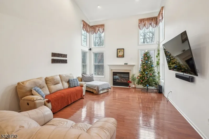 15 Shadow Hill Way Washington, NJ 07840