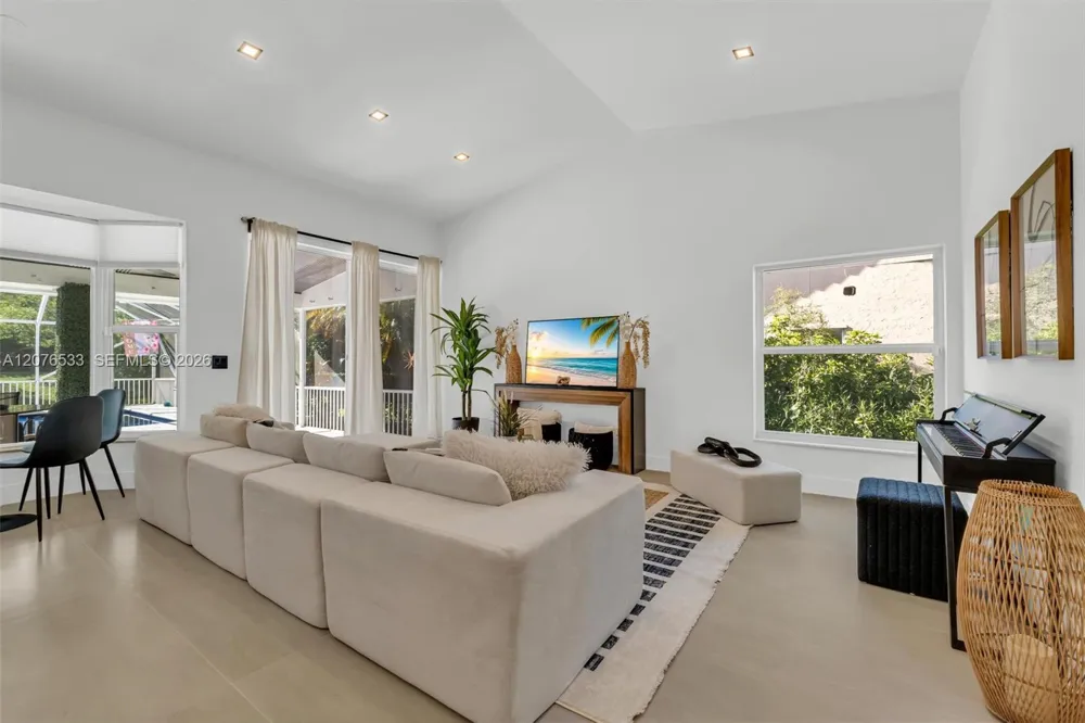 11834 Island Lakes Ln Boca Raton, FL 33498