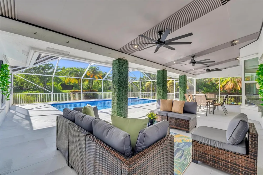 11834 Island Lakes Ln Boca Raton, FL 33498
