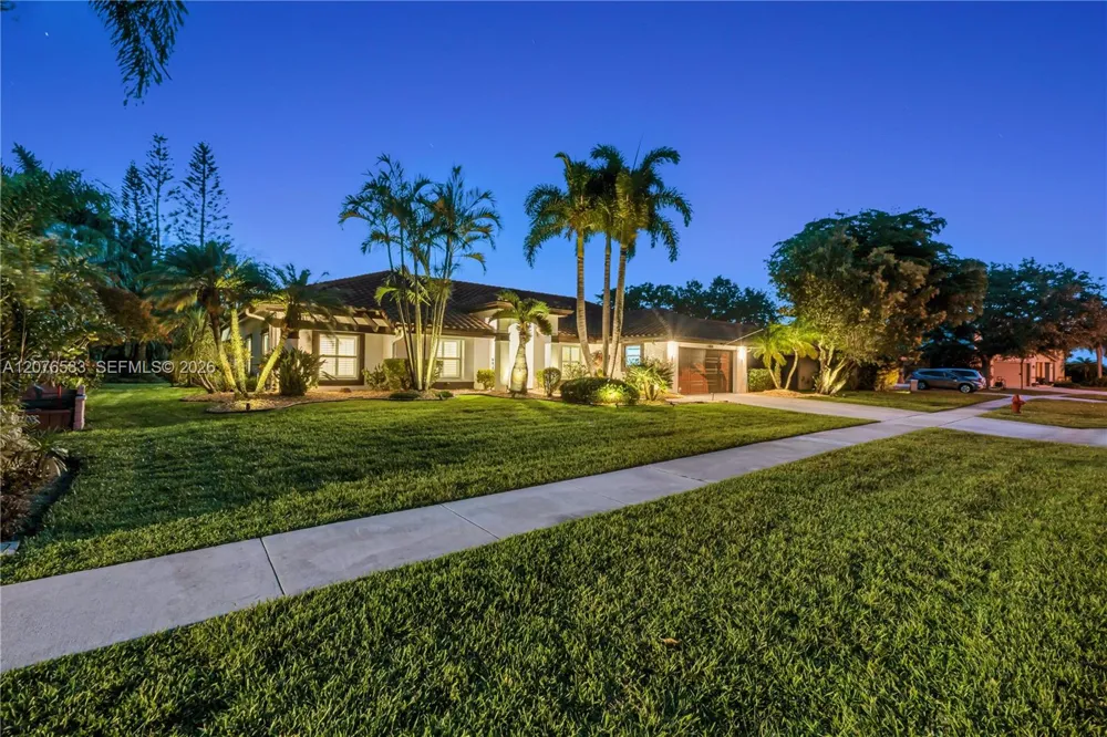11834 Island Lakes Ln Boca Raton, FL 33498