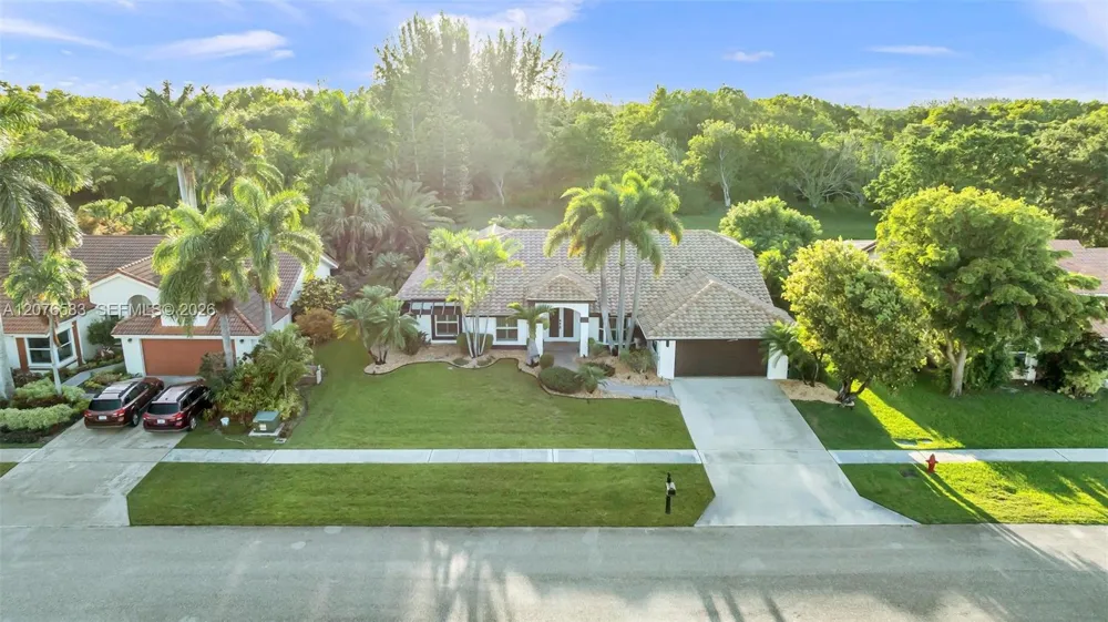 11834 Island Lakes Ln Boca Raton, FL 33498