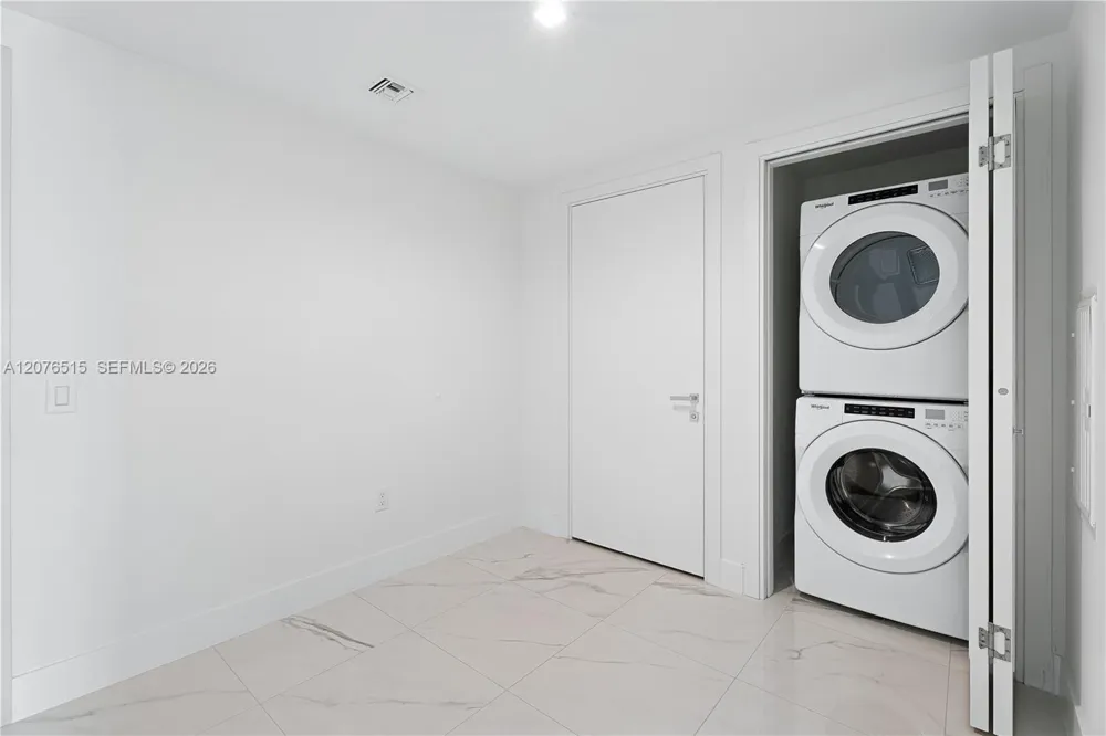 1170 E Hallandale Beach Blvd #304 Hallandale Beach, FL 33009