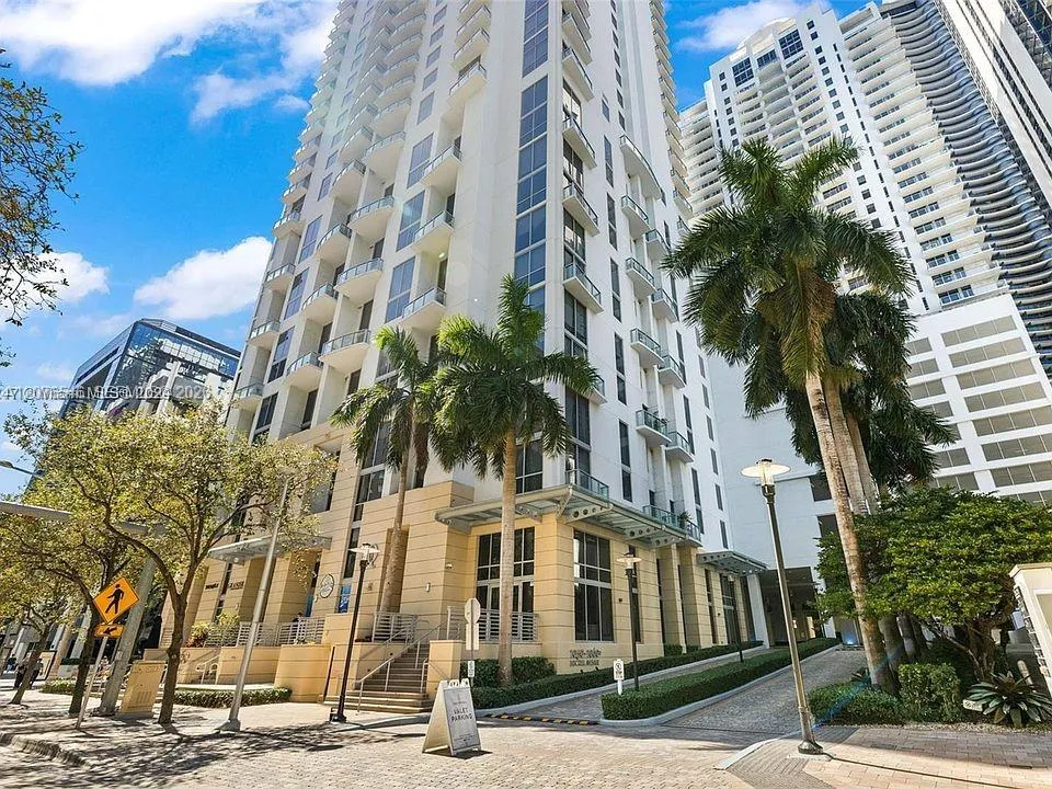 1060 Brickell Ave #2407 Miami, FL 33131