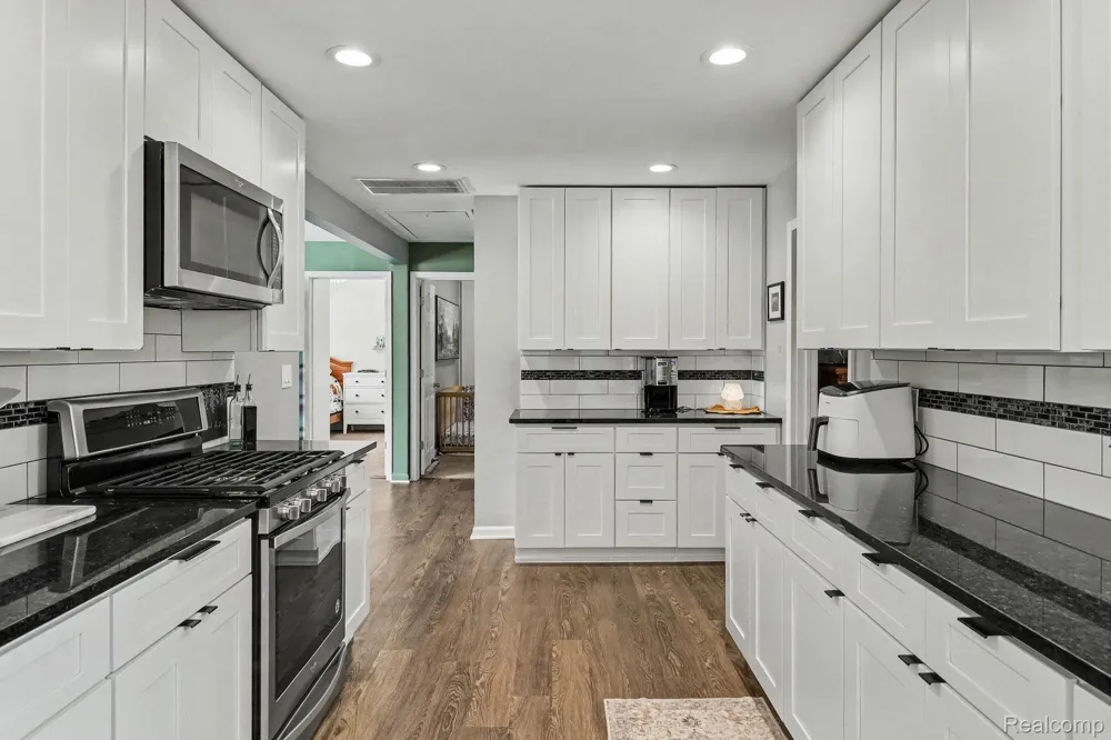 249 S Coats Road Oxford Charter Township, MI 48371