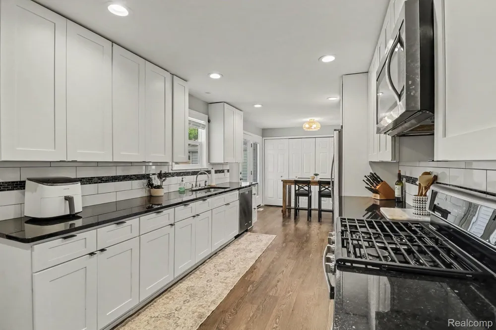 249 S Coats Road Oxford Charter Township, MI 48371