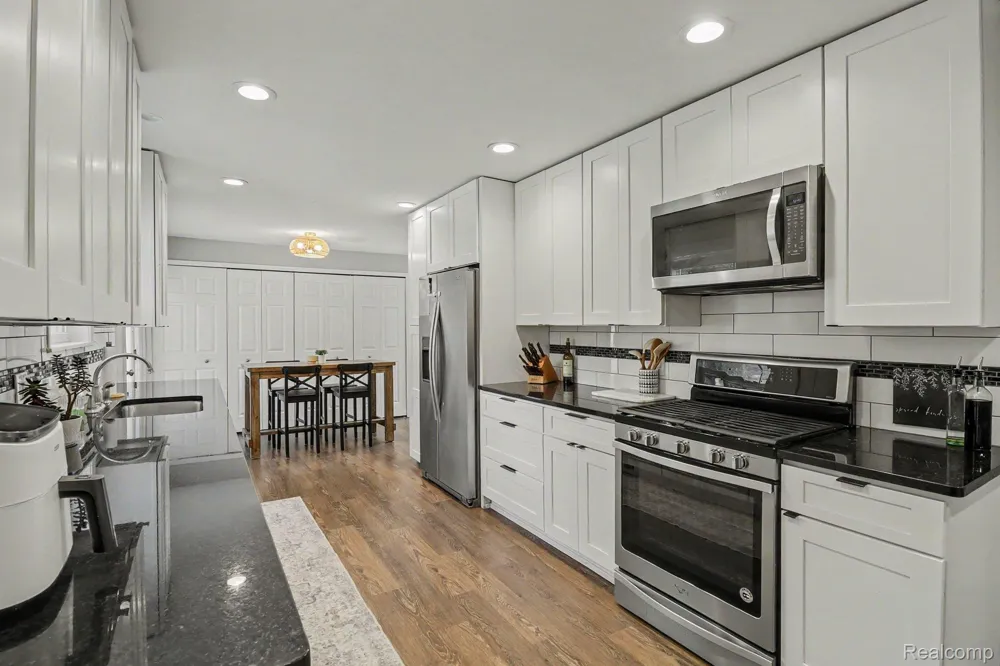 249 S Coats Road Oxford Charter Township, MI 48371