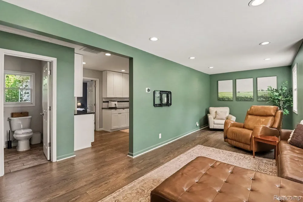 249 S Coats Road Oxford Charter Township, MI 48371
