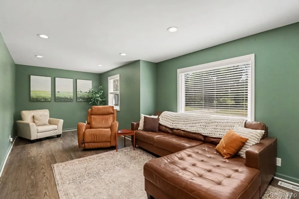 249 S Coats Road Oxford Charter Township, MI 48371