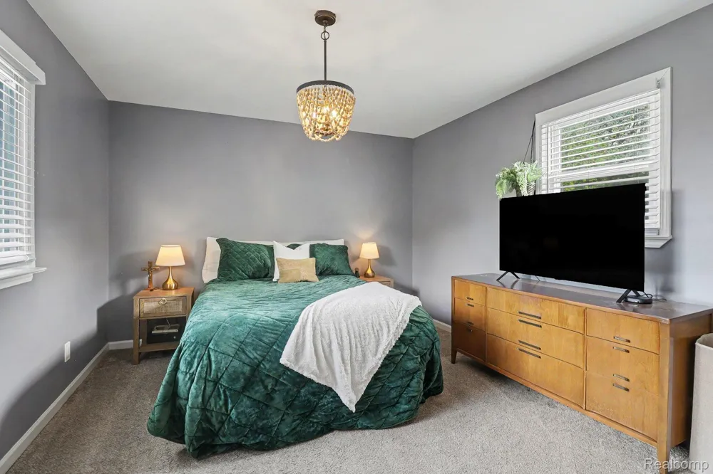 249 S Coats Road Oxford Charter Township, MI 48371