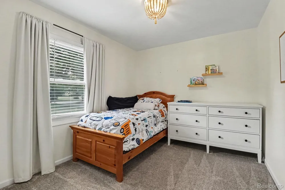 249 S Coats Road Oxford Charter Township, MI 48371