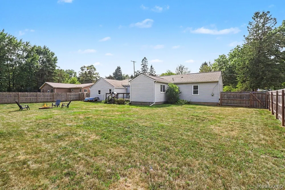249 S Coats Road Oxford Charter Township, MI 48371