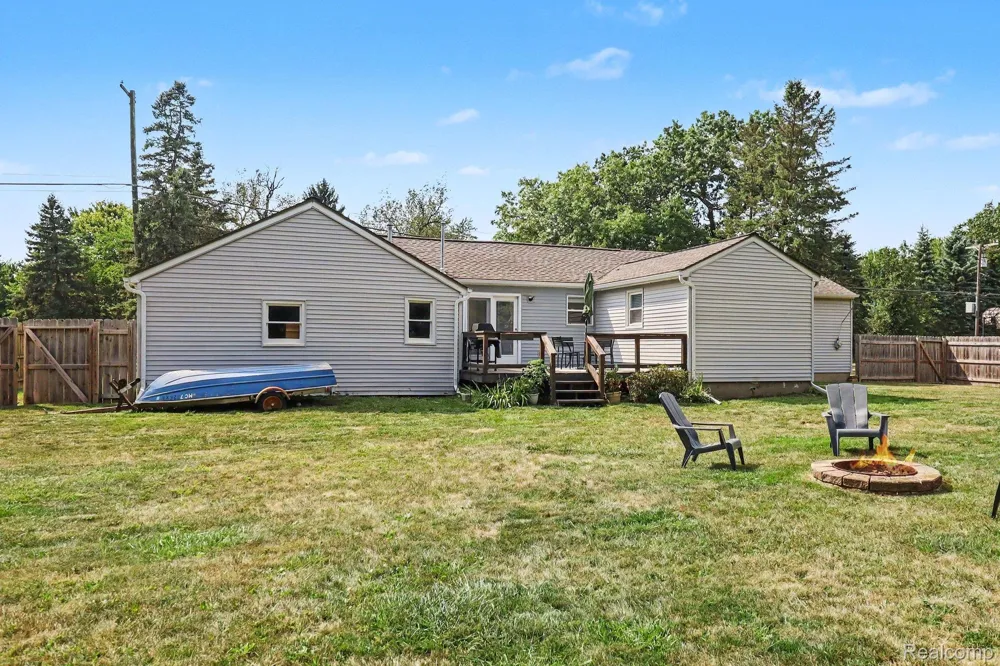 249 S Coats Road Oxford Charter Township, MI 48371