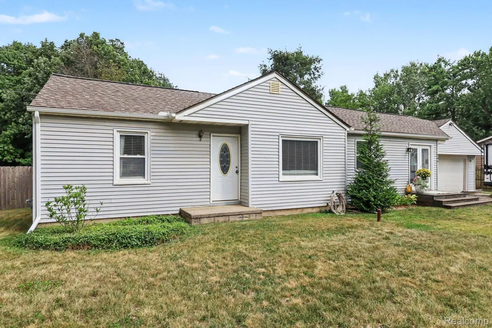 249 S Coats Road Oxford Charter Township, MI 48371