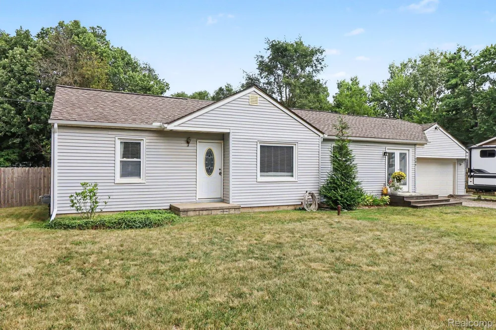 249 S Coats Road Oxford Charter Township, MI 48371