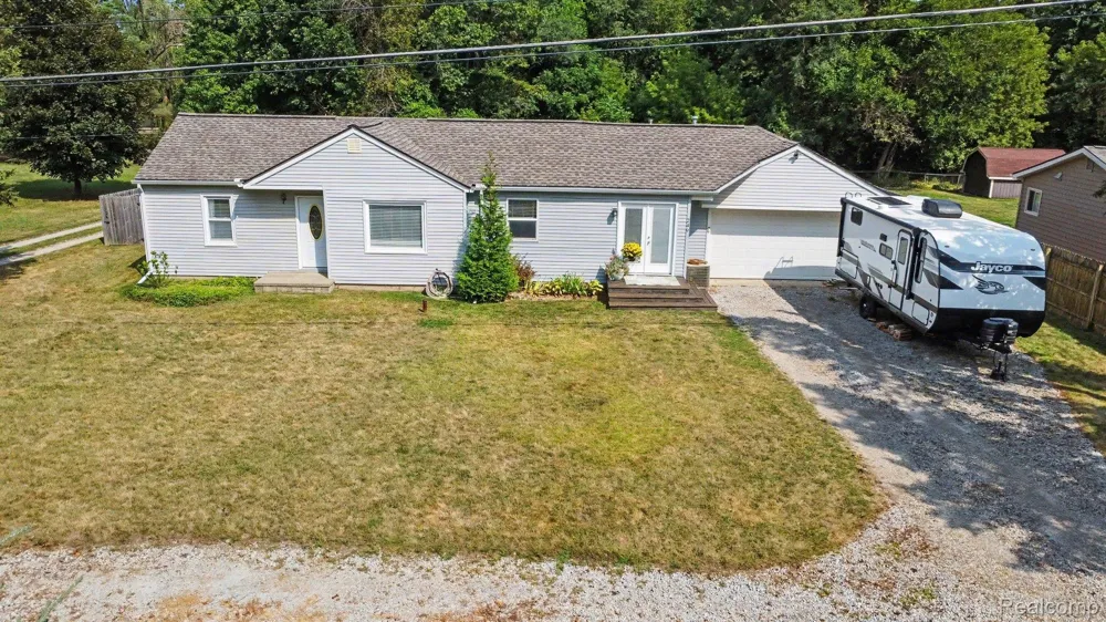 249 S Coats Road Oxford Charter Township, MI 48371