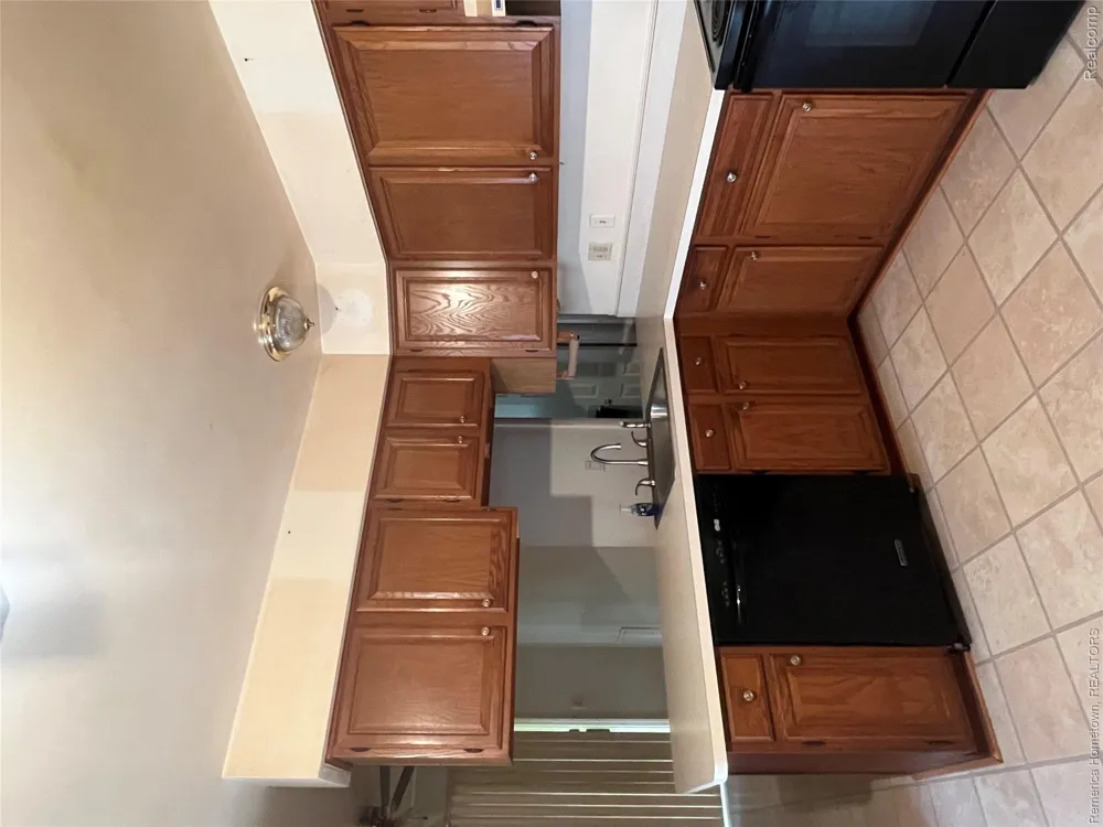 33464 Beechnut Street Westland City, MI 48186