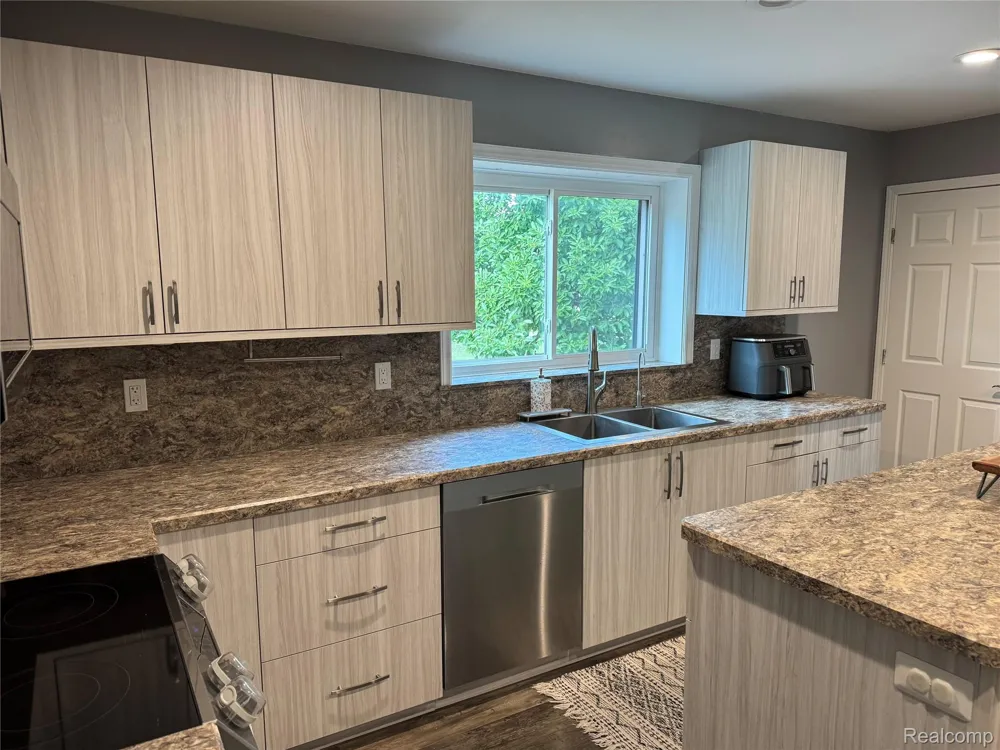 1712 Peppermill Road Lapeer Township, MI 48446