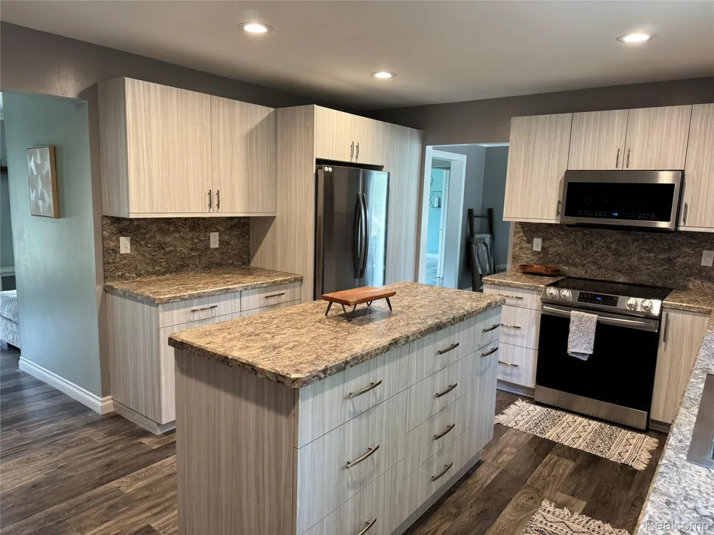 1712 Peppermill Road Lapeer Township, MI 48446