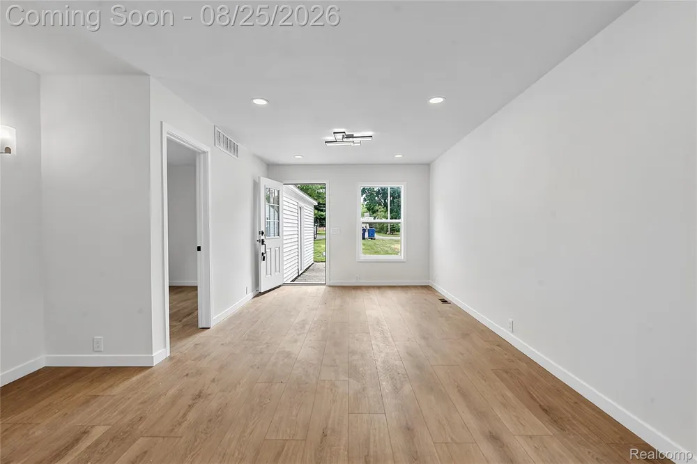 2840 Oldsmobile Avenue Waterford Charter Township, MI 48328