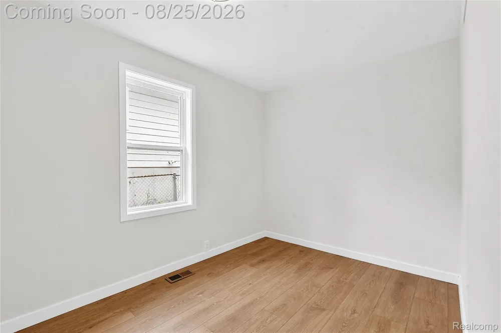 2840 Oldsmobile Avenue Waterford Charter Township, MI 48328