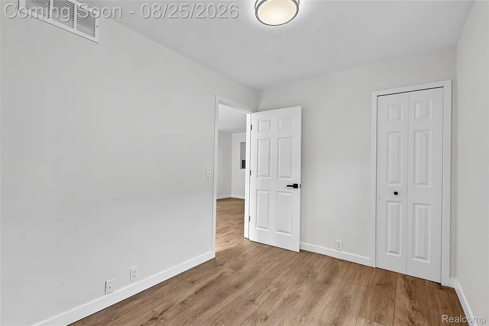 2840 Oldsmobile Avenue Waterford Charter Township, MI 48328