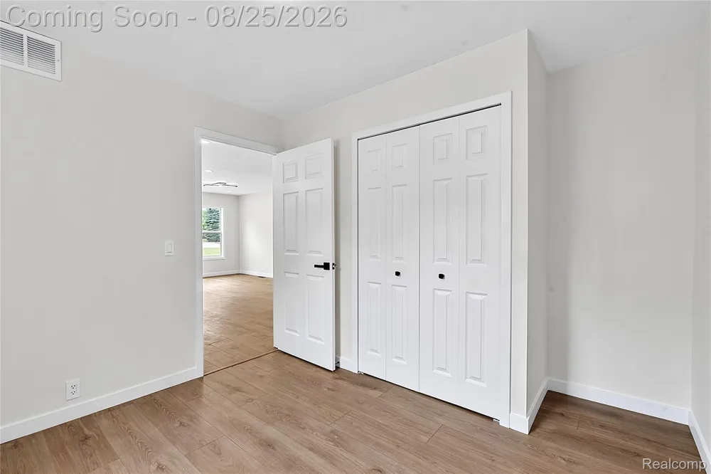 2840 Oldsmobile Avenue Waterford Charter Township, MI 48328