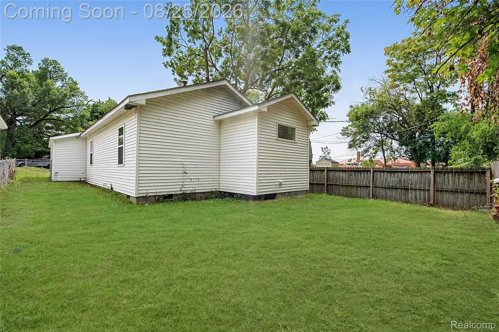 2840 Oldsmobile Avenue Waterford Charter Township, MI 48328