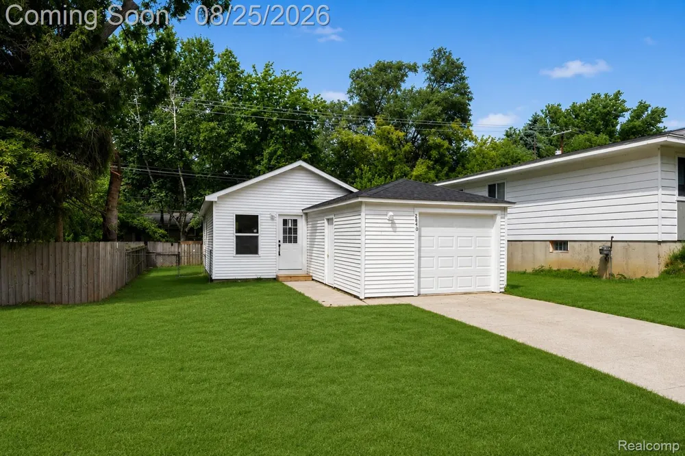 2840 Oldsmobile Avenue Waterford Charter Township, MI 48328