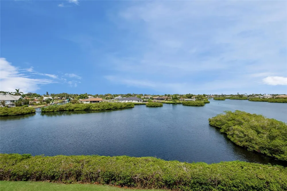 5100 JESSIE HARBOR DRIVE #404 Osprey, FL 34229