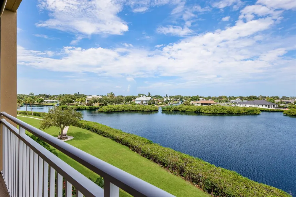 5100 JESSIE HARBOR DRIVE #404 Osprey, FL 34229