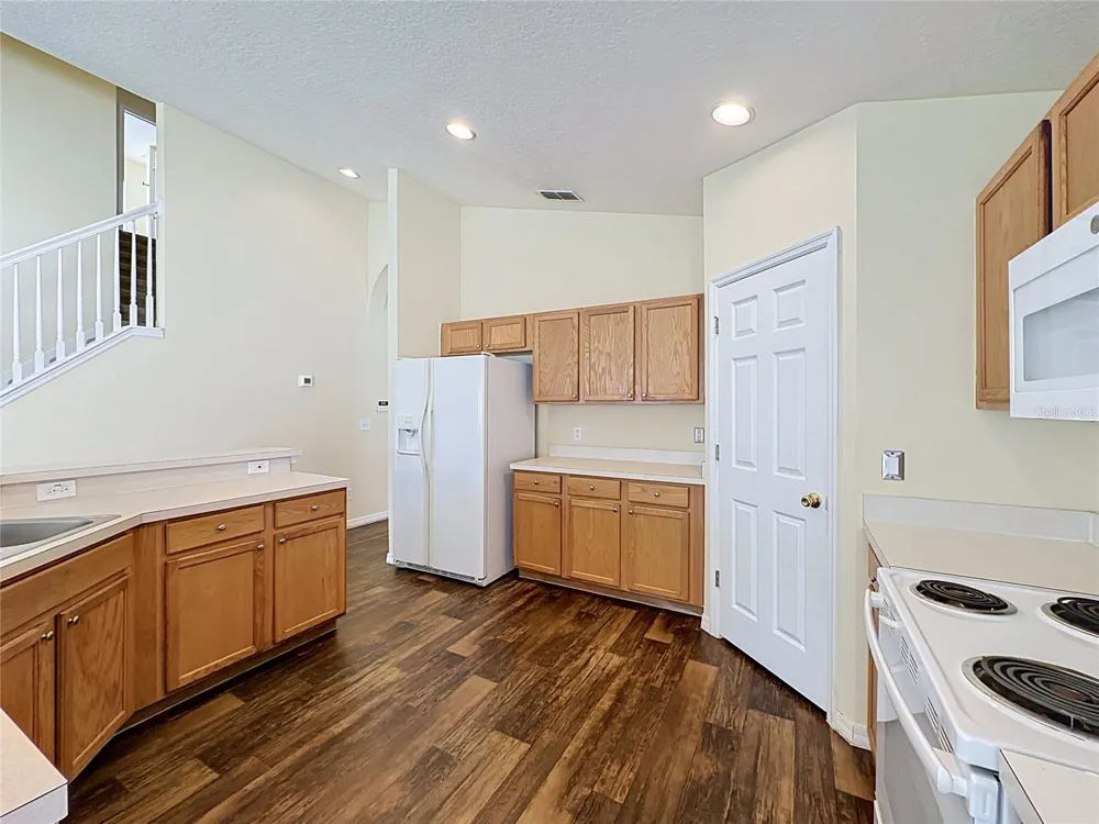 3066 EAGLE CROSSING DR Kissimmee, FL 34746