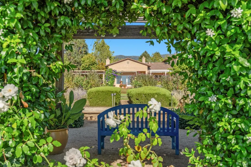 4163 E 3rd Avenue Napa, CA 94558