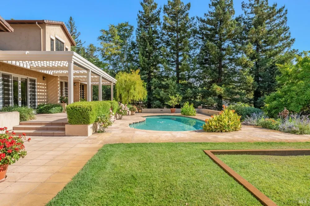 4163 E 3rd Avenue Napa, CA 94558