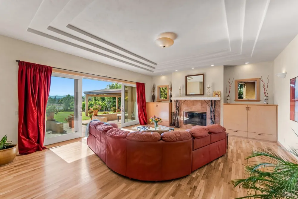 4163 E 3rd Avenue Napa, CA 94558