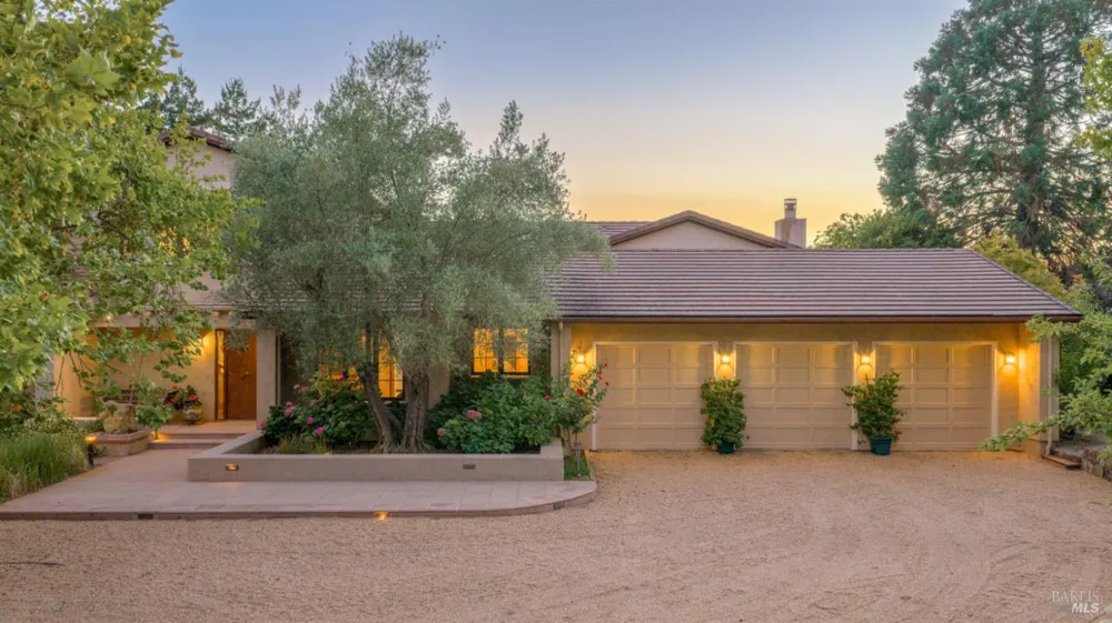 4163 E 3rd Avenue Napa, CA 94558