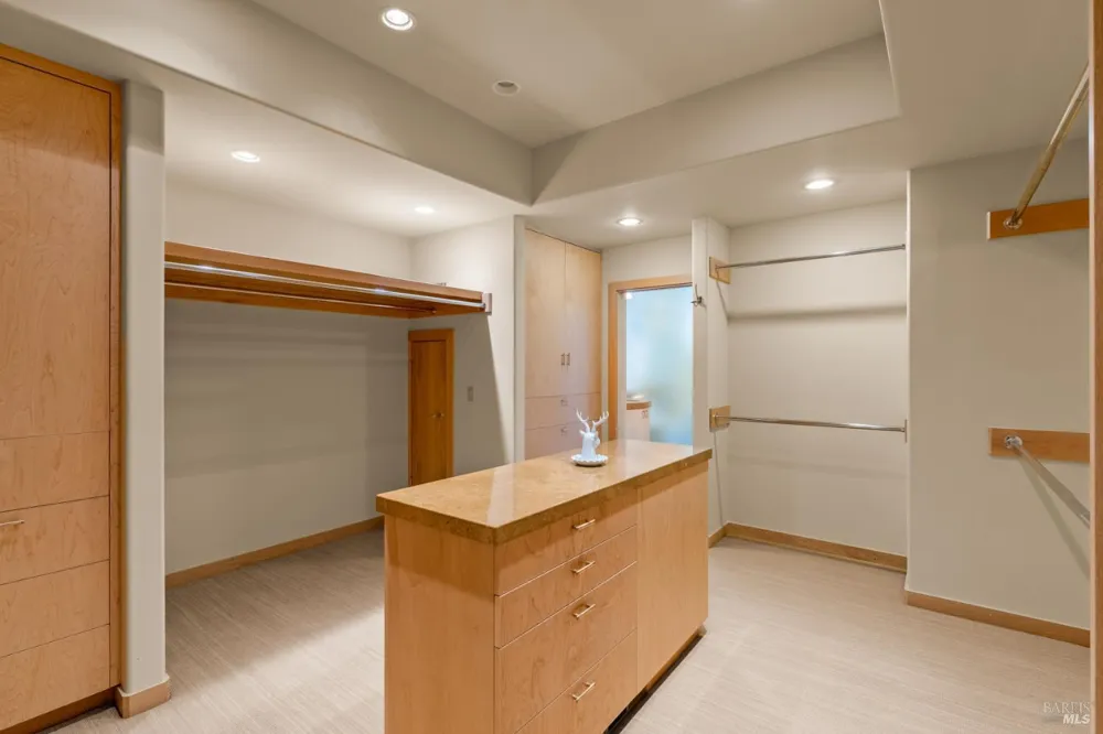 4163 E 3rd Avenue Napa, CA 94558