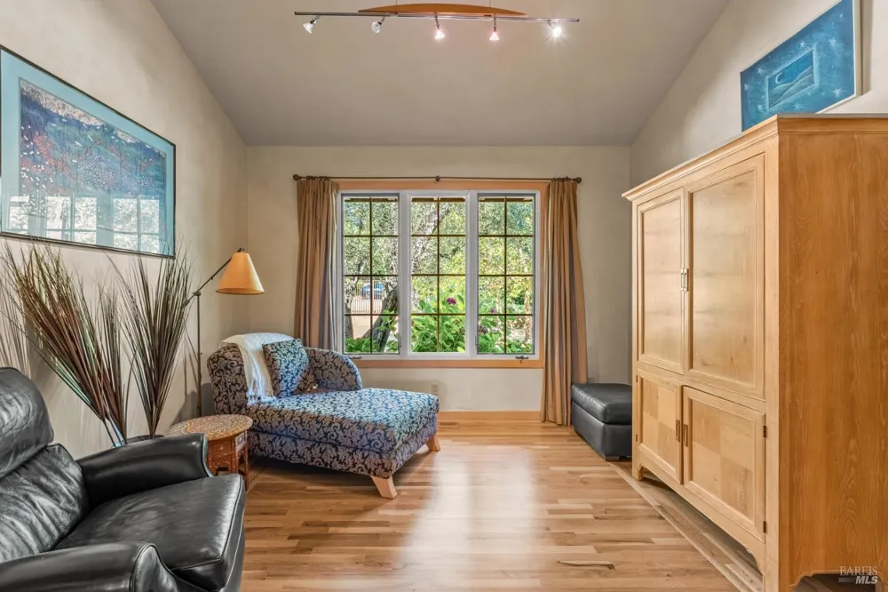 4163 E 3rd Avenue Napa, CA 94558