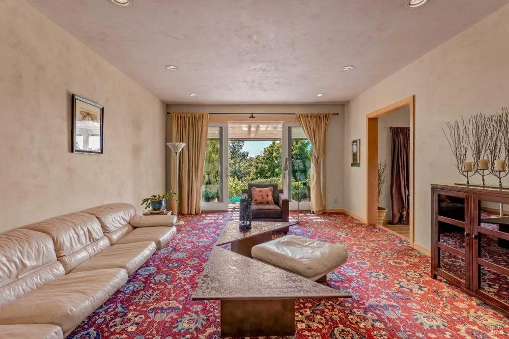 4163 E 3rd Avenue Napa, CA 94558