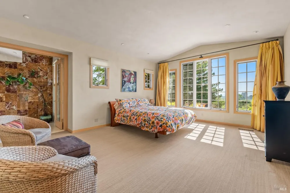 4163 E 3rd Avenue Napa, CA 94558